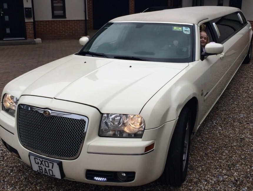 Chrysler 300 limo hire kent #2