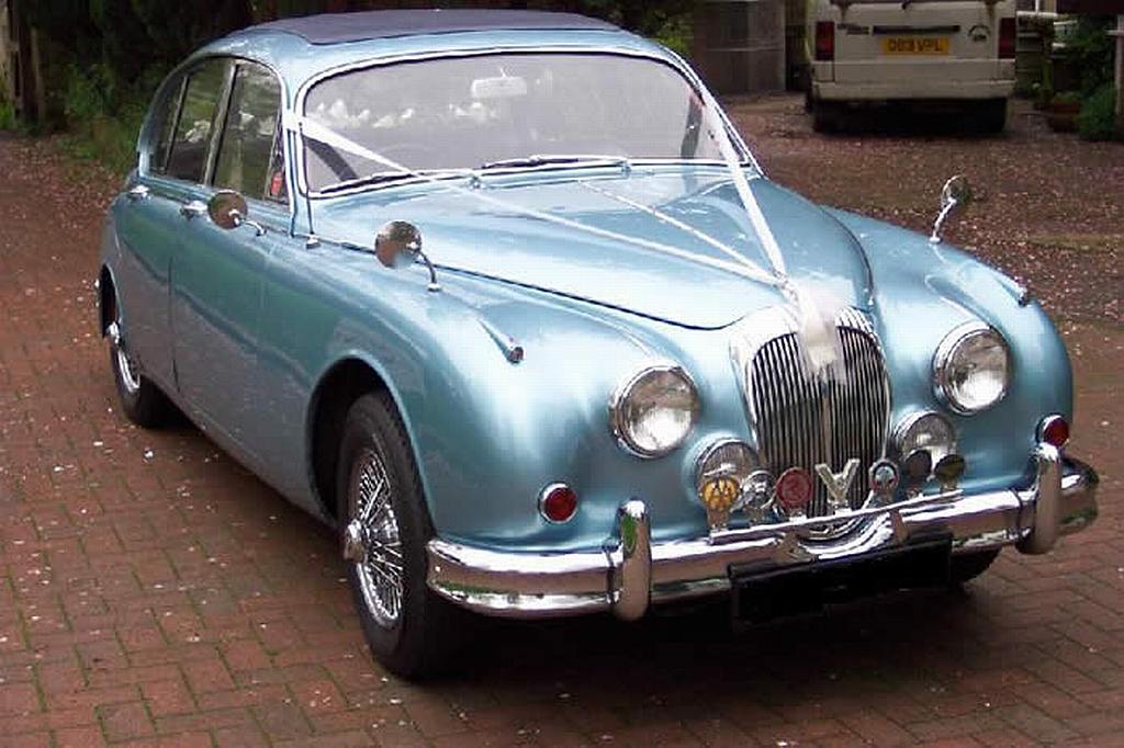 Classic Daimler V8 Wedding Car | Wedding Car Hire Croydon,Surrey