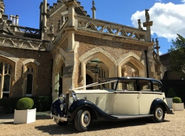 Traditional Vintage Rolls Royce for weddings in Maidenhead