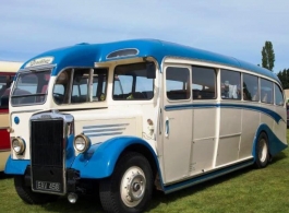 Vintage coach for weddings in Worcester