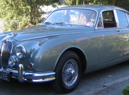 Classic Jaguar wedding car in Henley On Thames