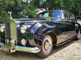 Classic Rolls Royce Silver Cloud for wedding hire in Windsor