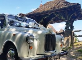 Classic London Taxi for Wedding hire in Camberely