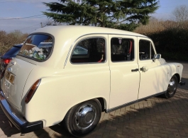 White London taxi for wedding hire in Reading