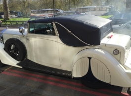 Vintage Rolls Royce wedding car in Barnet