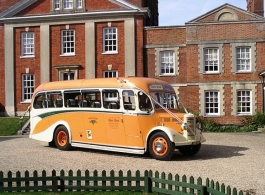Vintage wedding bus hire in Windsor