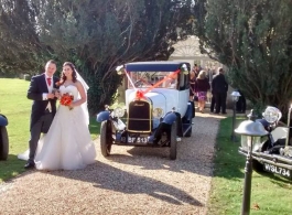 Vintage Citroen for wedding hire in Bletchley