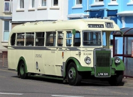 Vintage bus for weddings in Bristol