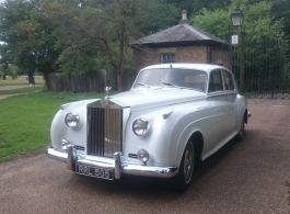 Classic Rolls Royce wedding car hire in London